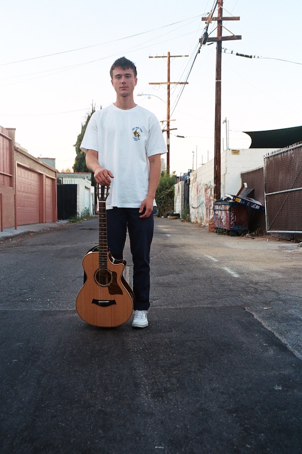 Interview with ALEC BENJAMIN - Amnplify