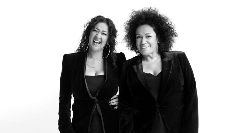 Vika & Linda Bull