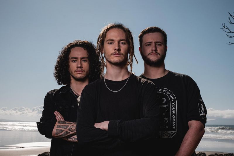 ALIEN WEAPONRY