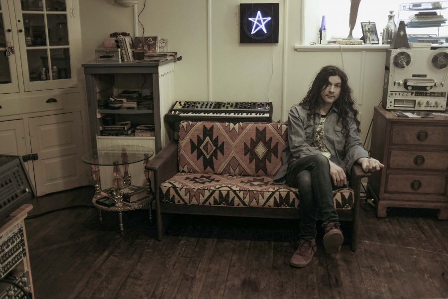 KURT VILE // Photo credit: Perry Shall