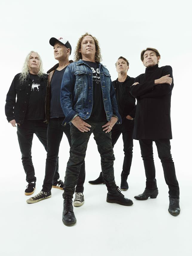 THE SCREAMING JETS