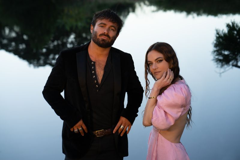 Angus & Julia Stone