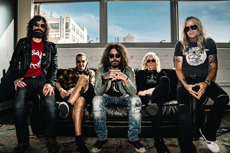 THE DEAD DAISIES