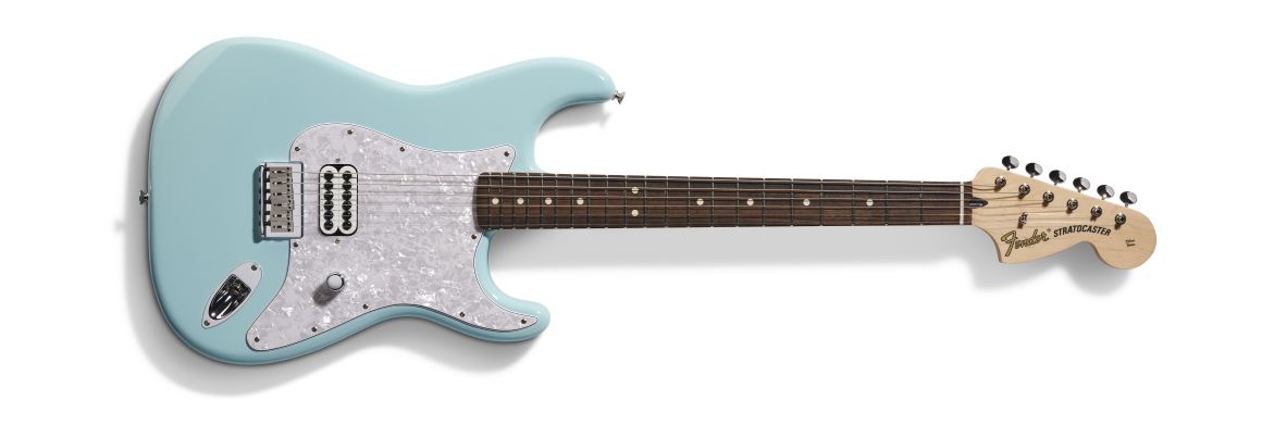 Fender Tom Delonge Of Blink Release Limited Edition Signature Stratocaster Accessories