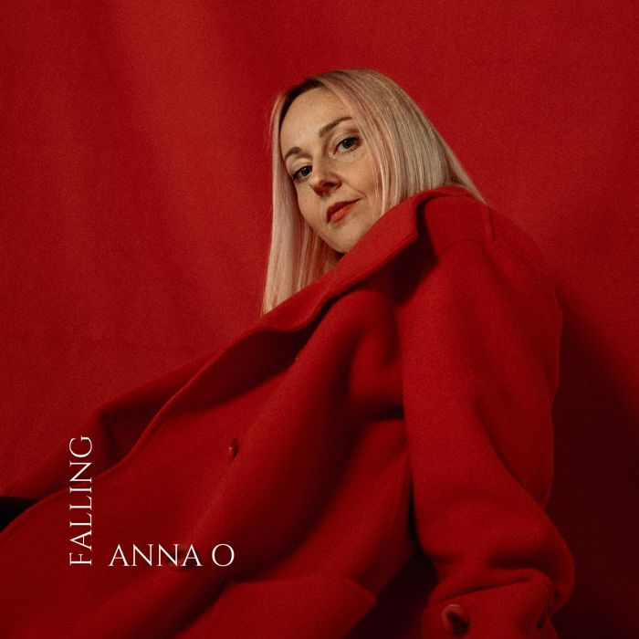 ANNA O exposes the dark and fierce electro pop single 'FALLING'