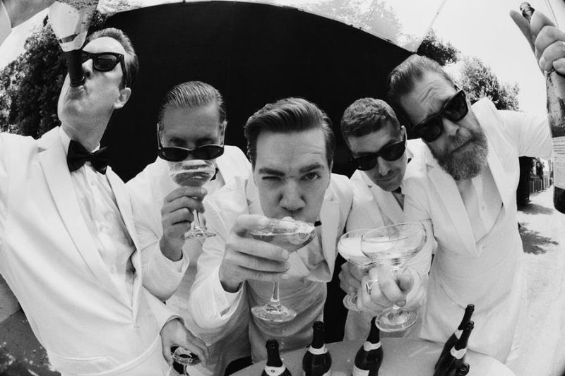 THE HIVES