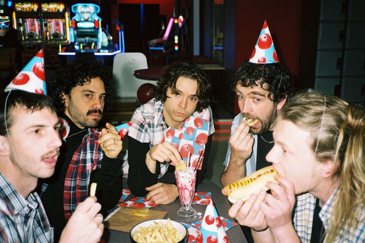 FAN GIRL release new single ‘american cowboy song’ plus the lo-fi ...