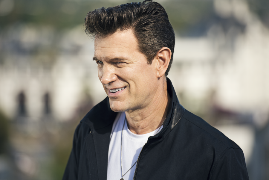 Chris Isaak