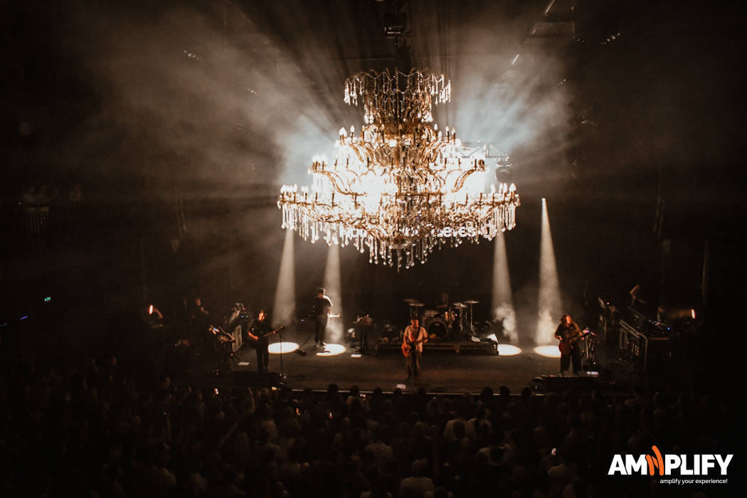 NOTHING BUT THIEVES NOTHING BUT THIEVES